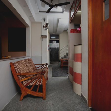 Collection O Value Home Service Near Guindy National Park 첸나이 외부 사진
